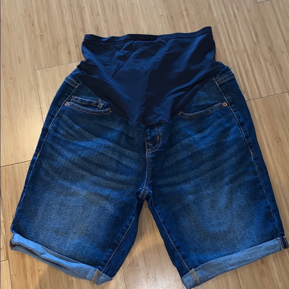 Full panel maternity jean shorts size 8.